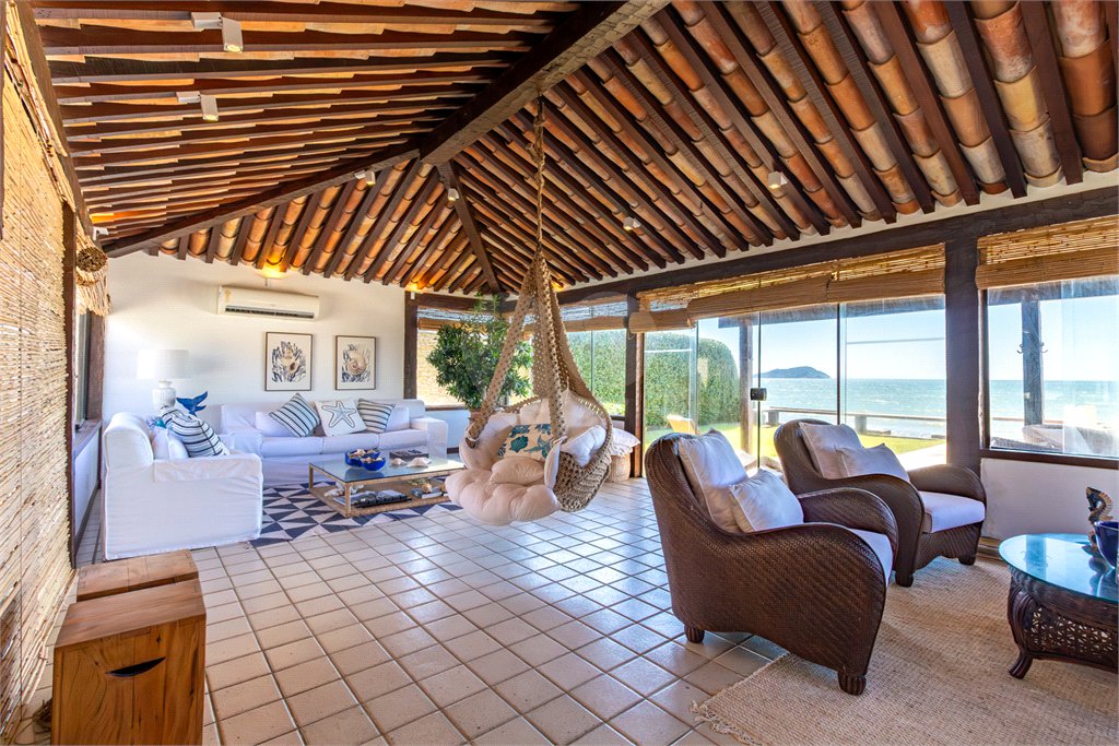 Casa em condomínio à venda com 6 quartos, sendo 5 suítes,  em Praia Rasa, Armação dos Búzios, RJ