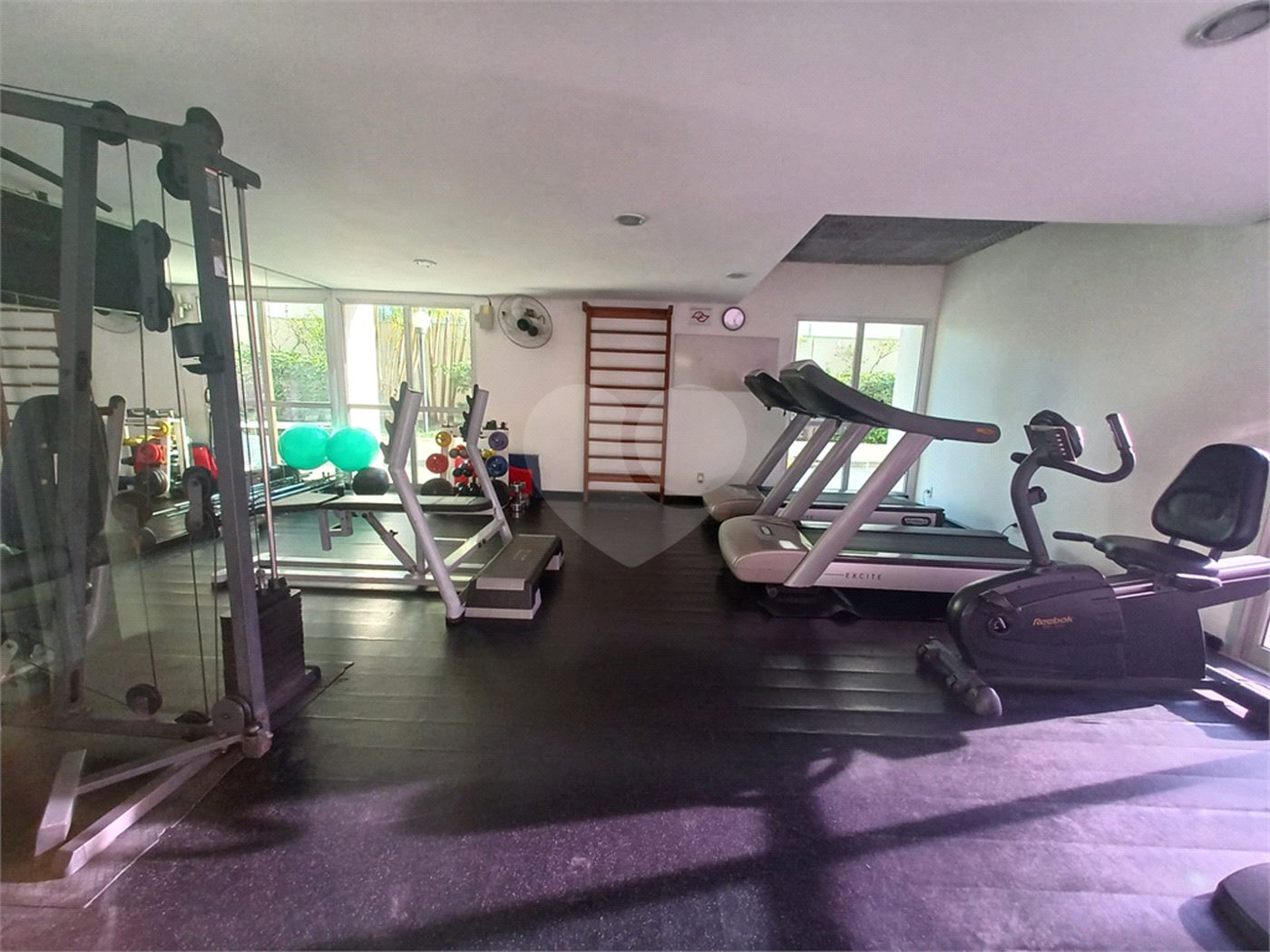 Apartamento à venda com 3 quartos, sendo 1 suíte, em Jardim das Acácias, São Paulo, SP