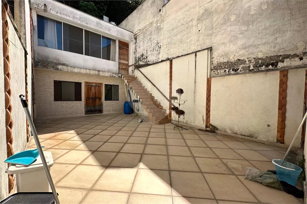 Sobrado à venda com 4 quartos, sendo 2 suítes, em Vila Ipojuca, São Paulo, SP