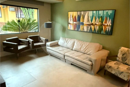 Casa à venda com 3 quartos, sendo 1 suíte, em Ferradurinha, Armação dos Búzios, RJ