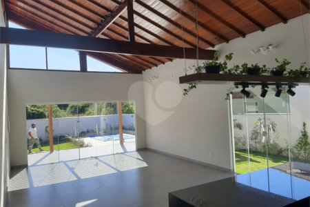 Terreno em condomínio à venda com 4 quartos, sendo 2 suítes,  em Caravelas, Armação dos Búzios, RJ