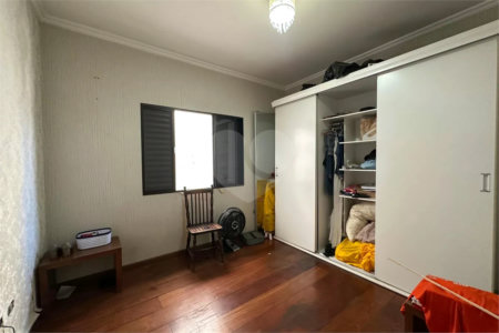 Sobrado à venda com 4 quartos, sendo 2 suítes, em Vila Ipojuca, São Paulo, SP