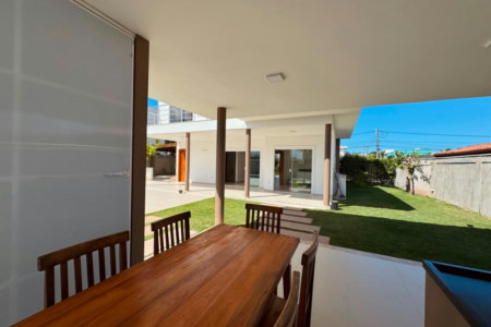 Casa para alugar com 3 suítes, no condomínio Outeiro São Francisco, Porto Seguro - BA