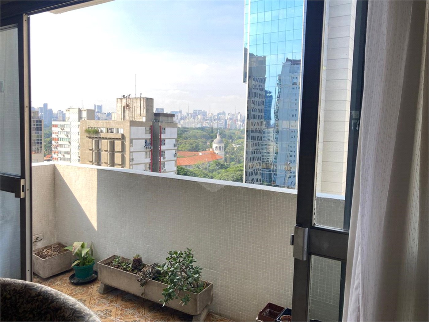 Apartamento à venda com 4 quartos, sendo 1 suíte, em Jardim Europa, São Paulo, SP