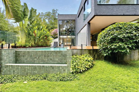 Casa à venda com 3 suítes no condomínio Reserva Santa Maria, Jandira - SP