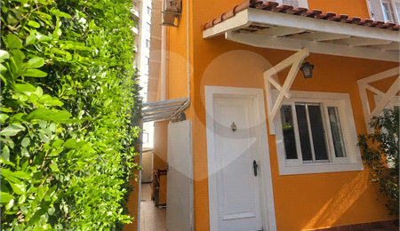 Casa à venda com 3 quartos, sendo 1 suíte,  no condomínio Vilagio Viccino, São Paulo - SP