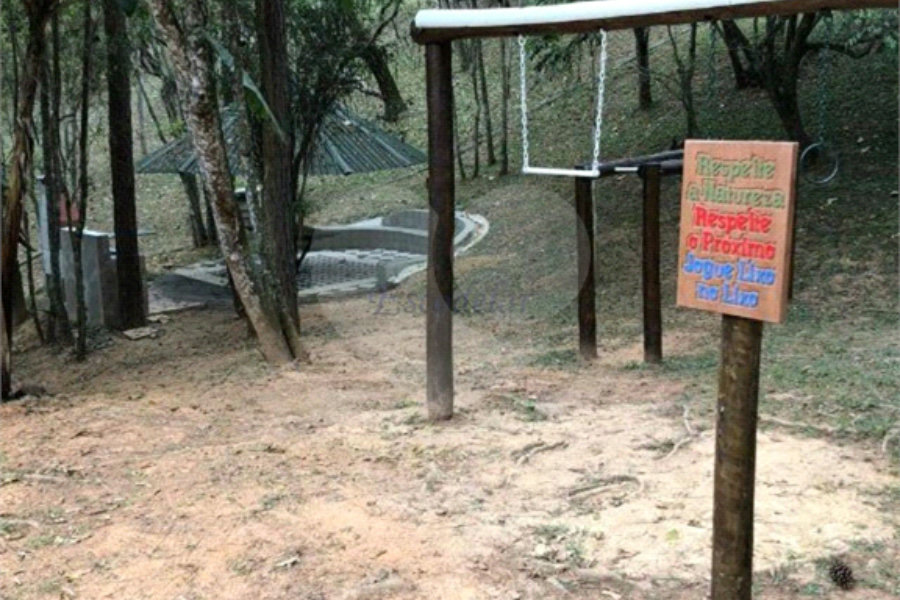 Casa à venda com 4 quartos, sendo 1 suíte, no condomínio Loteamento Haras El Passo, Mairiporã - SP
