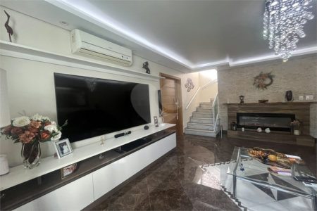 Sobrado à venda com 3 quartos em Vila Gustavo, São Paulo, SP