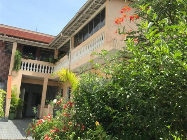 Sobrado à venda com 10 quartos, sendo 2 suítes,  em Pirituba, São Paulo, SP