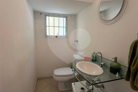 Sobrado à venda com 4 quartos, sendo 1 suíte,  em Vila Cordeiro, São Paulo, SP