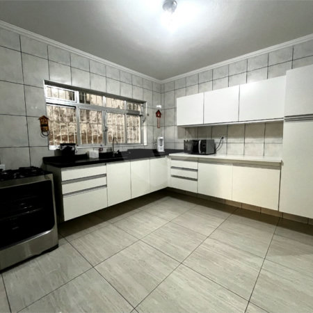Sobrado à venda com 4 quartos, sendo 1 suíte,  em Vila Curuçá, Santo André, SP
