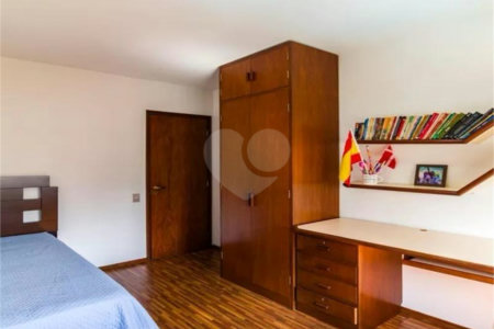 Apartamento à venda com 4 quartos, sendo 3 suítes, em Vila Andrade, São Paulo, SP