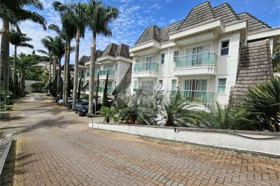 Casa à venda com 4 suítes no condomínio Maison Montparnasse, São Paulo - SP