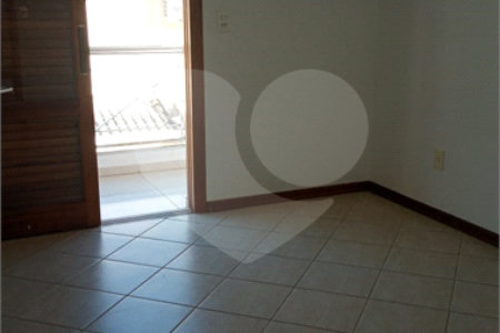Casa à venda com 3 suítes no condomínio Villaggio Capriccio, Louveira - SP