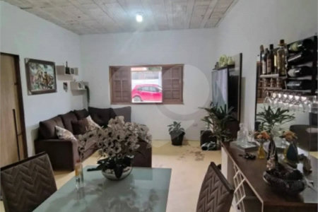 Casa à venda com 2 quartos no condomínio Antilhas, Cotia - SP