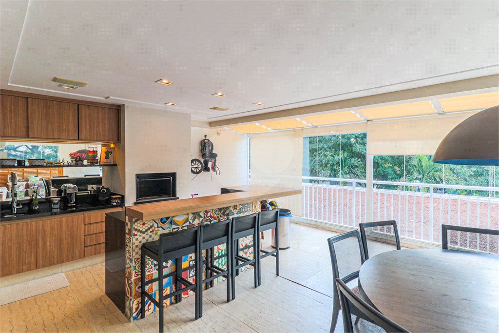 Apartamento à venda com 3 suítes em Brooklin, São Paulo, SP