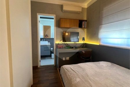 Apartamento à venda com 4 quartos, sendo 2 suítes,  em Brooklin Paulista, São Paulo, SP