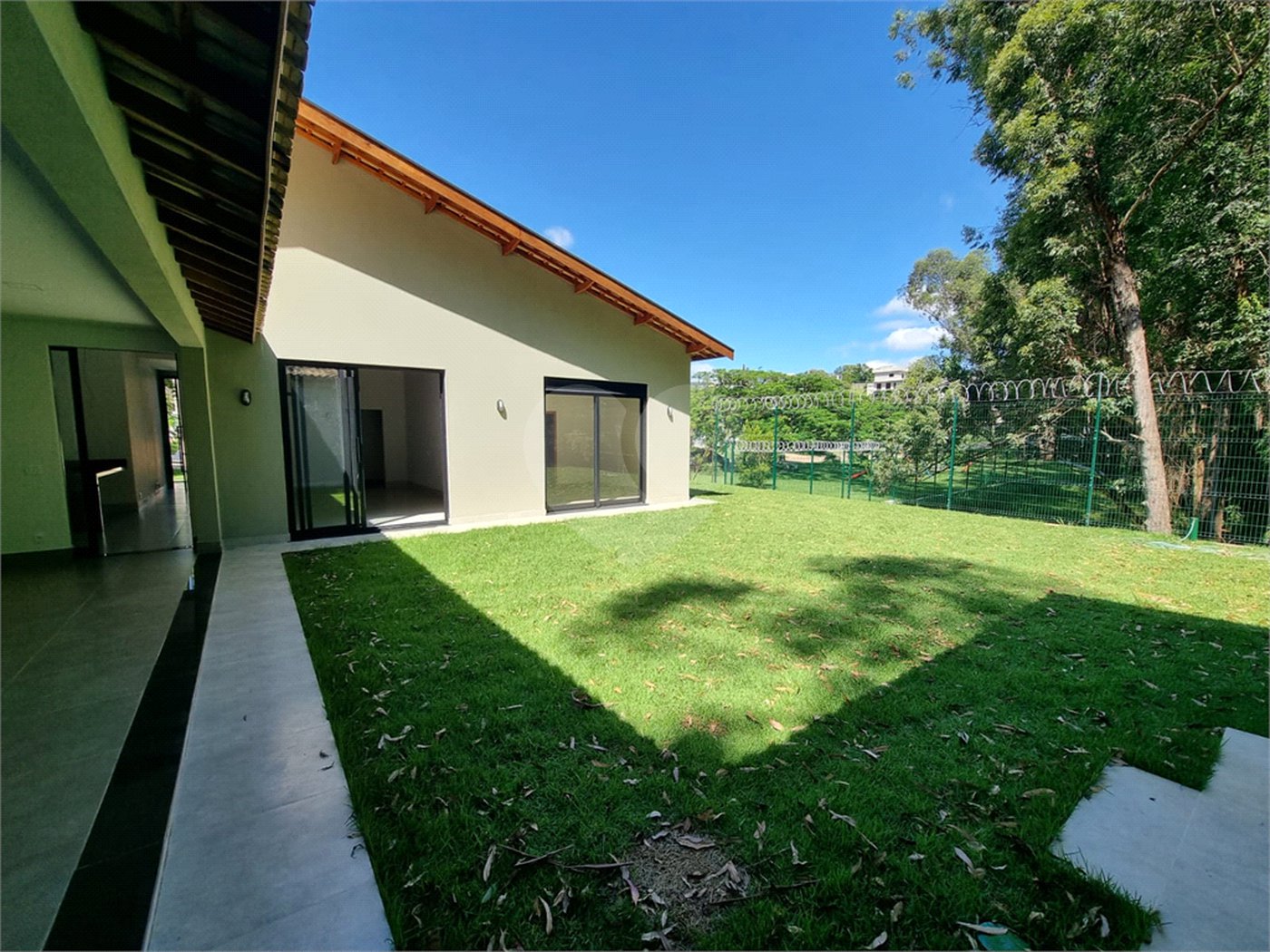 Casa à venda com 3 suítes no condomínio Terras de Santa Teresa, Itupeva - SP