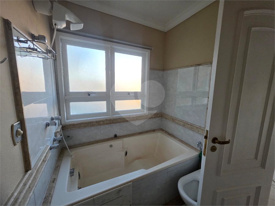Casa à venda ou para alugar com 3 suítes no condomínio Villagio Capriccio, Louveira - SP
