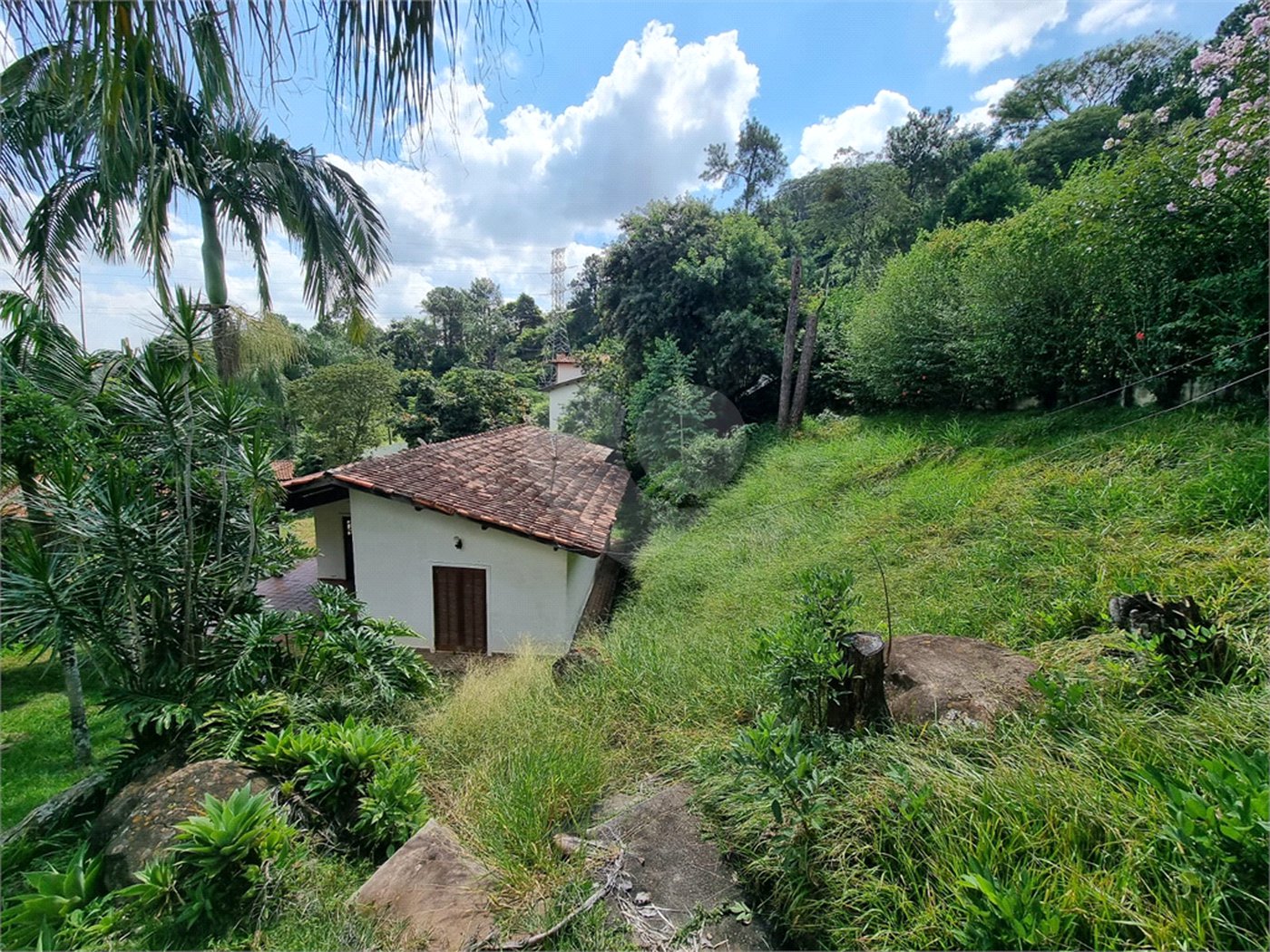 Casa à venda com 3 quartos, sendo 1 suíte, no condomínio São Joaquim, Vinhedo - SP