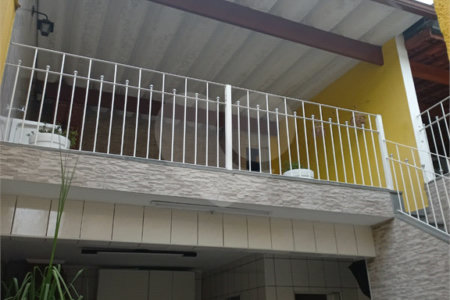 Sobrado à venda com 3 quartos em Jardim Marisa, São Paulo, SP