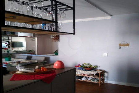Apto com varanda gourmet no Belém Brás