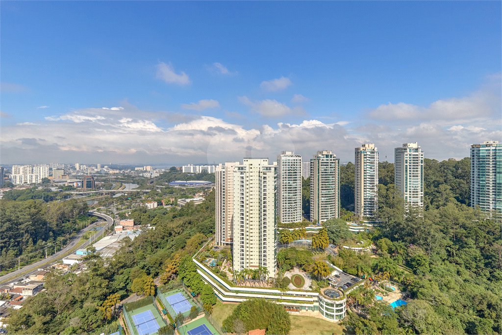 Cobertura à venda com 4 suítes em Panamby, São Paulo, SP
