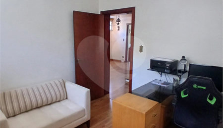 Sobrado à venda com 4 quartos, sendo 2 suítes,  em Jardim Leonor, São Paulo, SP