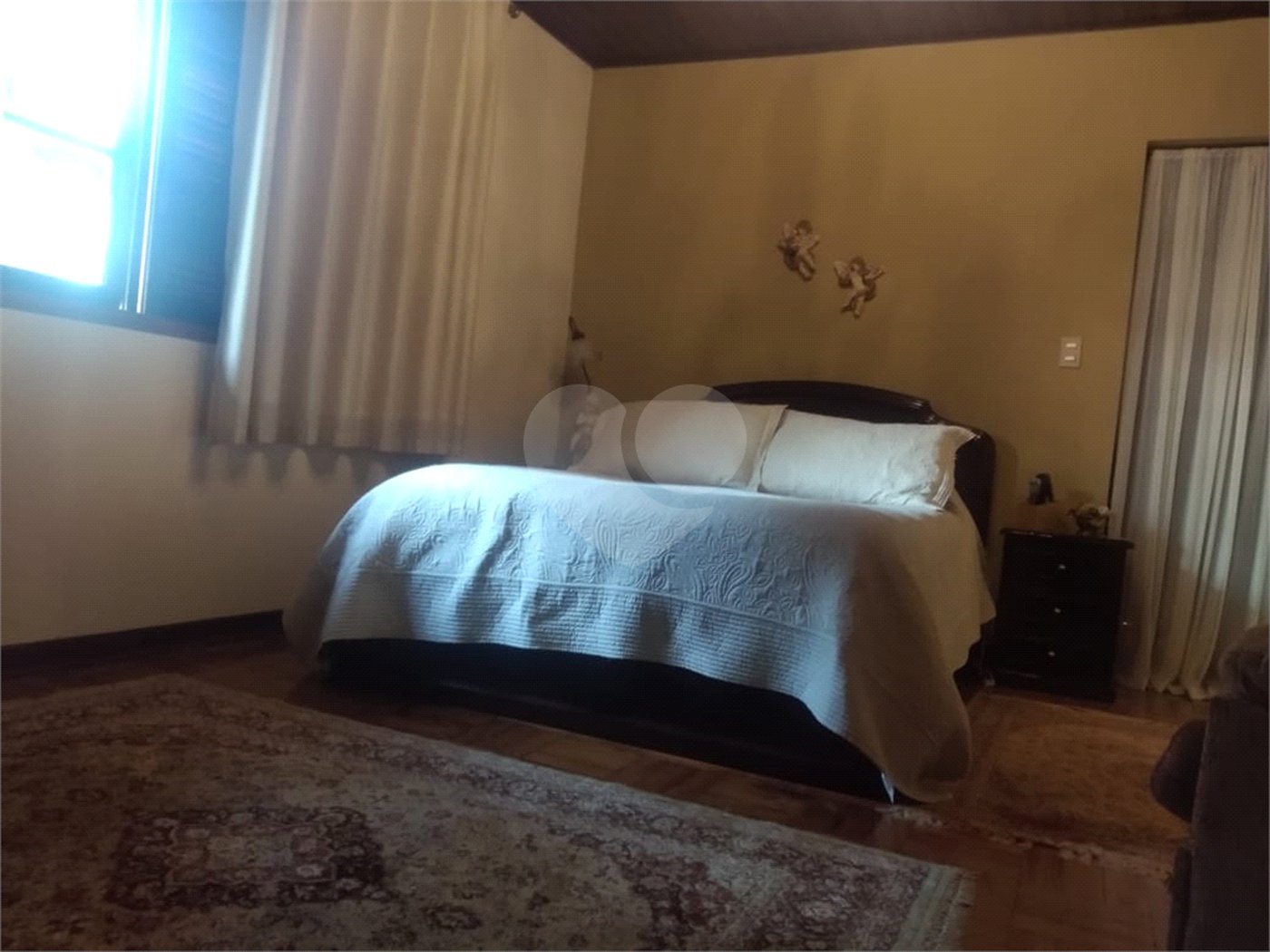 Casa à venda com 3 quartos, sendo 1 suíte, no condomínio Jardim da Monntanha Ii, Mairiporã - SP