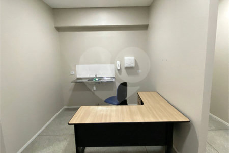 Salão para alugar em Vila Romanópolis, Ferraz de Vasconcelos, SP