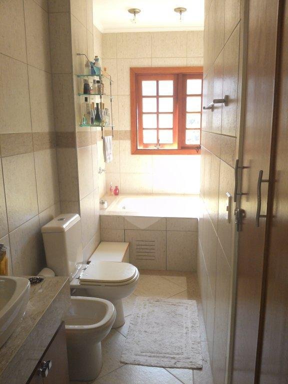 Casa à venda com 4 quartos, sendo 2 suítes,  em Horto, São Paulo, SP