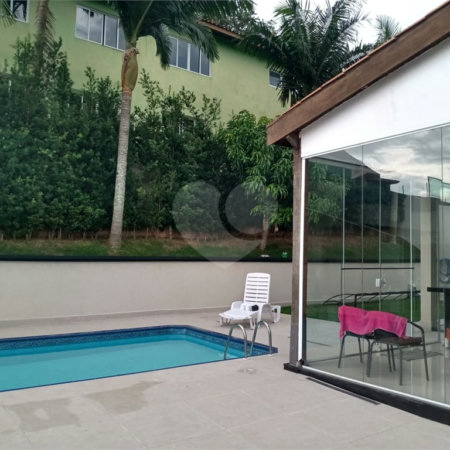 Casa à venda com 3 quartos, sendo 2 suítes,  no condomínio Vale do Sol, Bom Jesus dos Perdões - SP