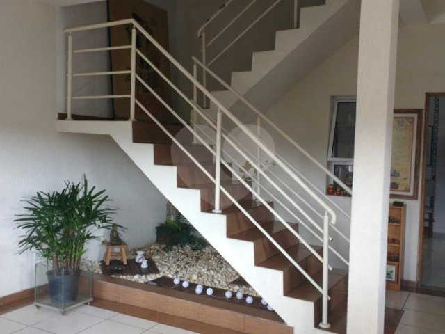 Sobrado à venda com 3 quartos, sendo 1 suíte,  em Tremembé, São Paulo, SP
