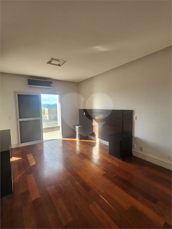 Casa à venda ou para alugar com 4 suítes no condomínio Residencial Jaguary, São José dos Campos - SP