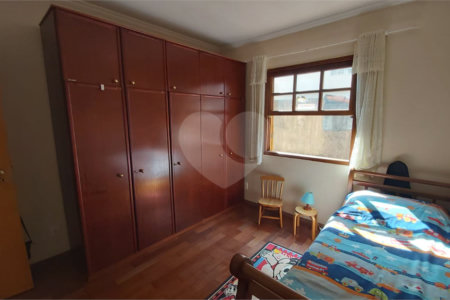 Sobrado à venda com 7 quartos, sendo 2 suítes, em Jardim Marajoara, São Paulo, SP