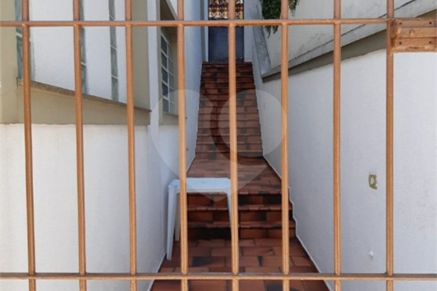 Sobrado à venda com 3 quartos, sendo 2 suítes, em Vila Paulicéia, São Paulo, SP