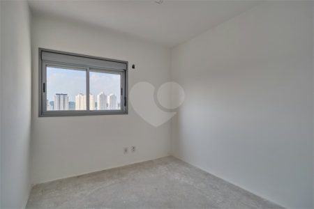Apartamento à venda com 3 quartos, sendo 1 suíte, em Jardim Marajoara, São Paulo, SP