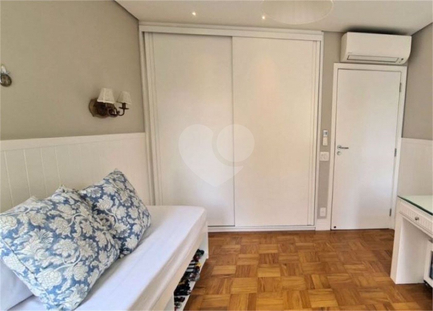 Apartamento à venda com 3 quartos, sendo 1 suíte, em Vila Uberabinha, São Paulo, SP