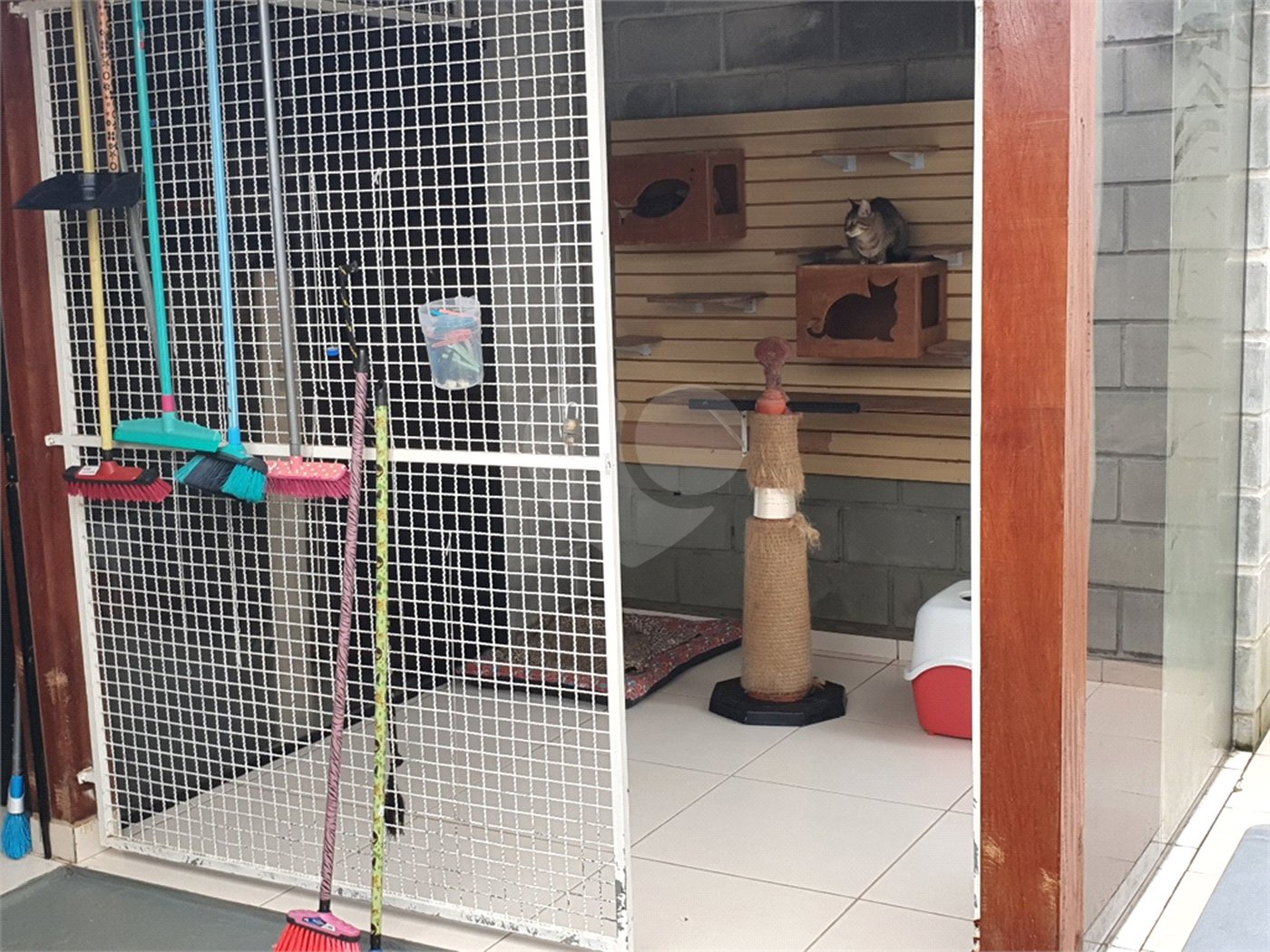 Casa à venda com 2 suítes no condomínio Residencial Bonanza I, Bom Jesus dos Perdões - SP