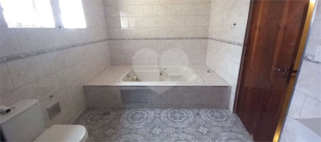 Sobrado para alugar com 3 quartos, sendo 1 suíte, em Parque Maria Domitila, São Paulo, SP
