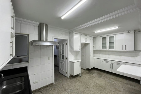 Casa para alugar com 4 quartos, sendo 2 suítes, no condomínio Porto Fino, São Paulo - SP