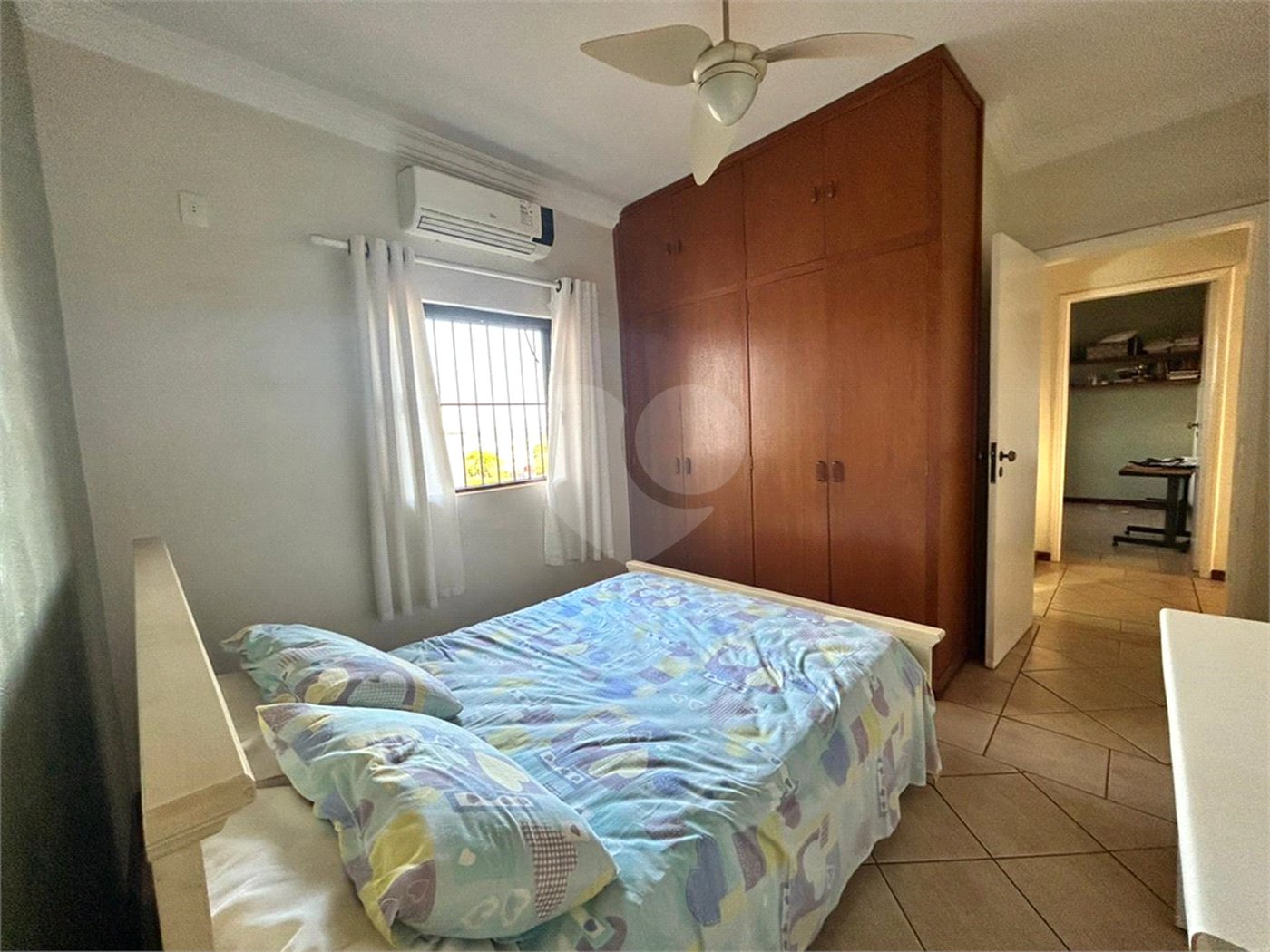 Sobrado à venda com 3 quartos, sendo 1 suíte,  em Parque dos Bandeirantes, Ribeirão Preto, SP