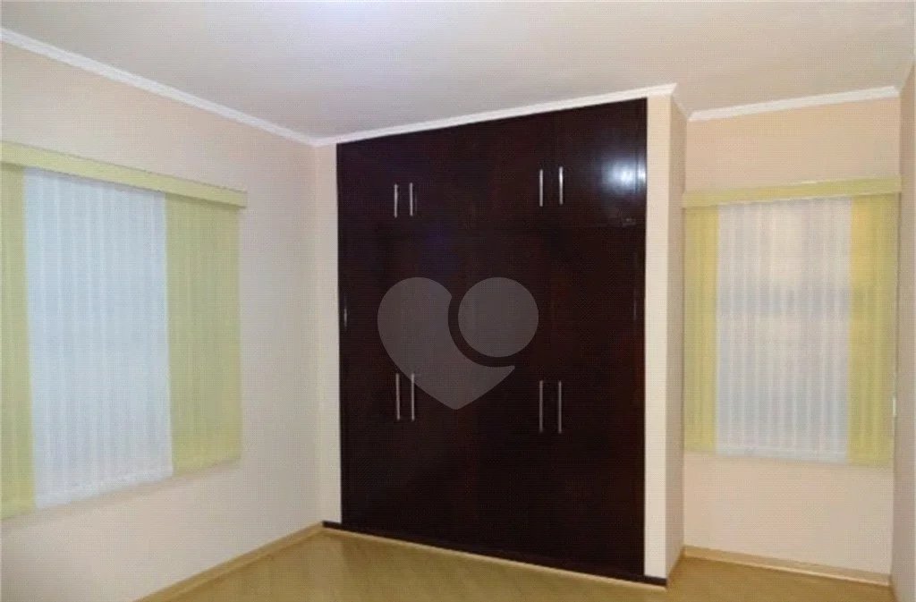 Sobrado à venda com 3 quartos, sendo 1 suíte, em Jardim São Luís, São Paulo, SP