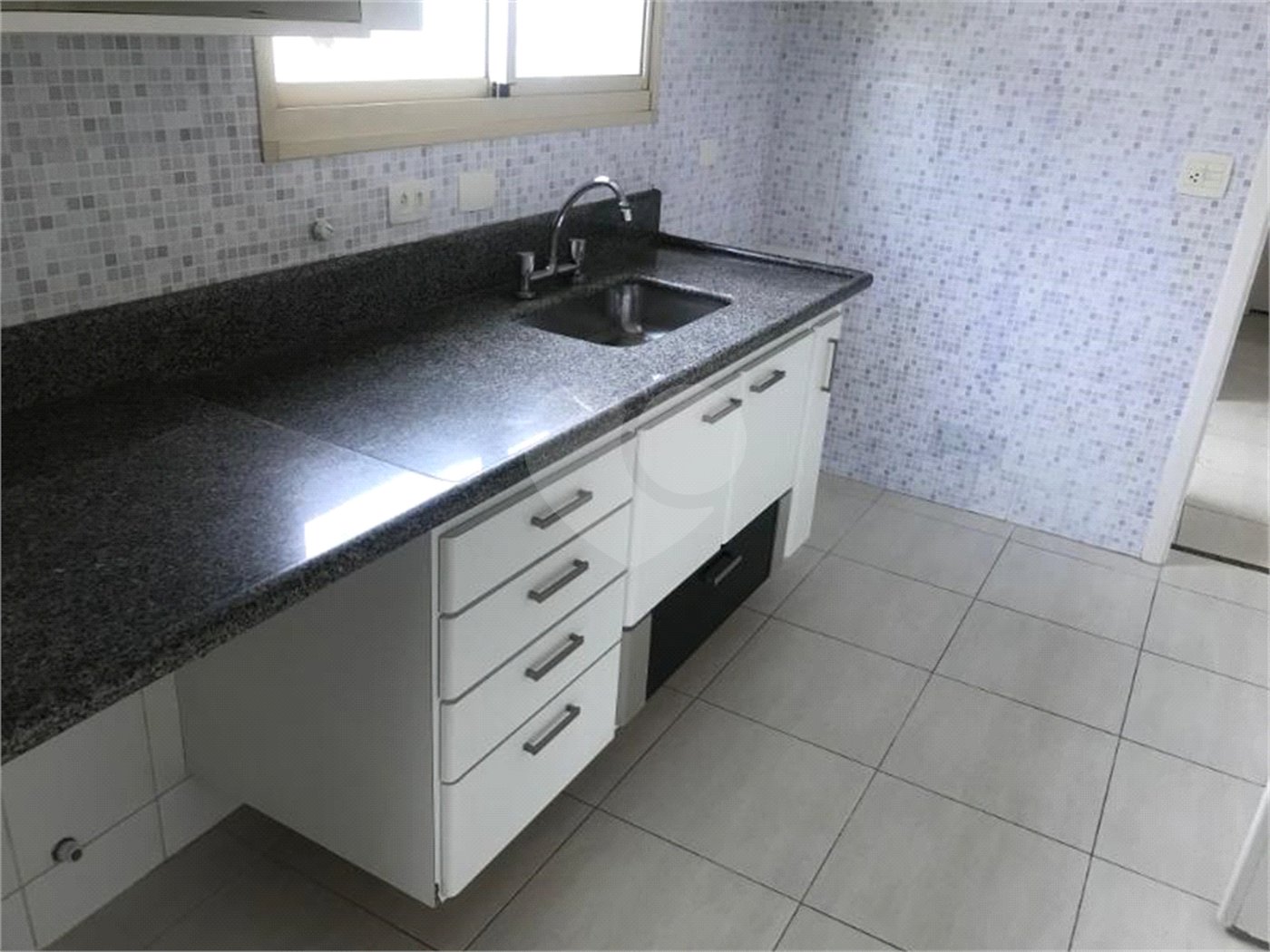 Apartamento à venda ou para alugar com 3 suítes em Moema, São Paulo, SP