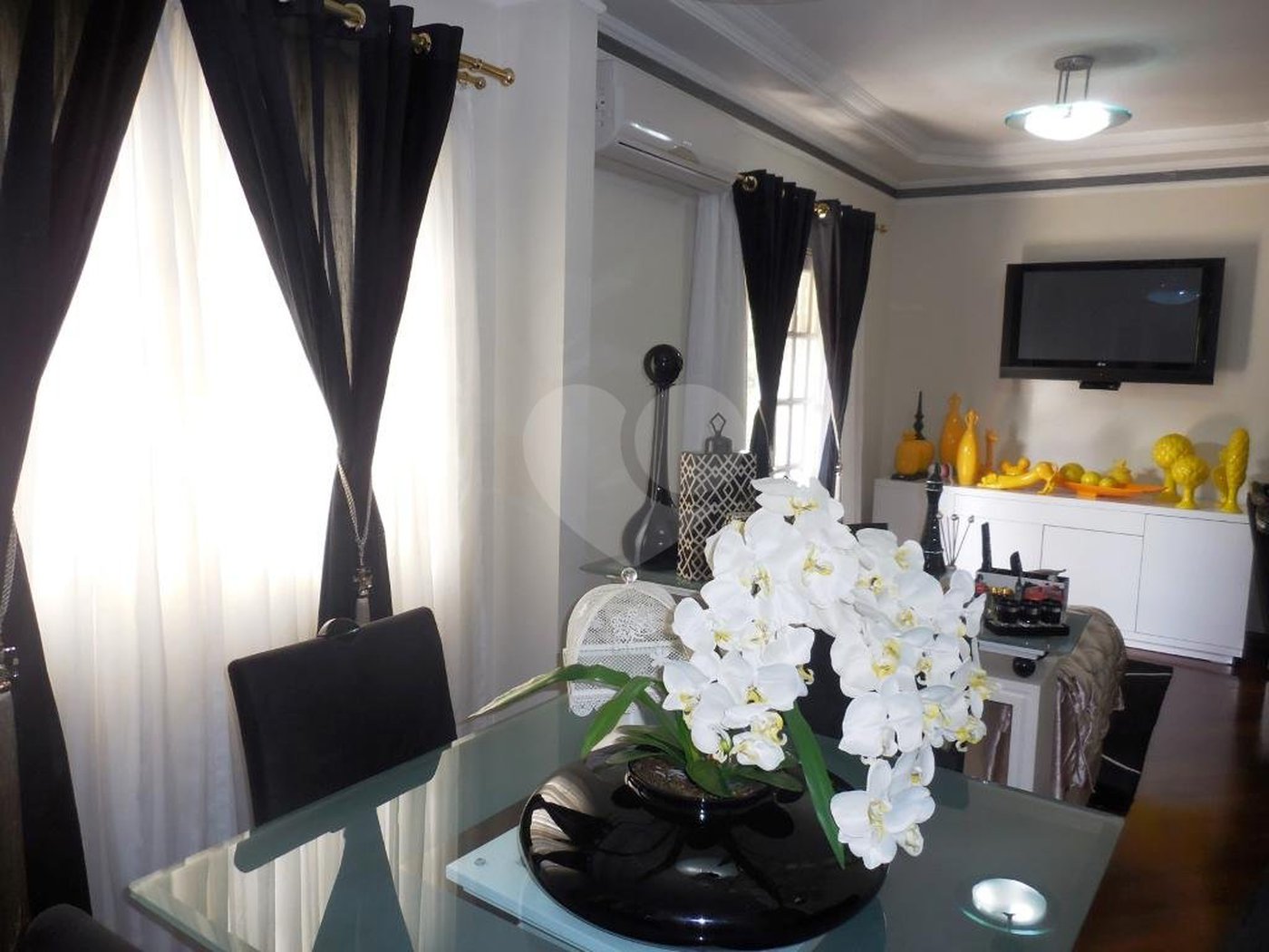 Casa à venda com 3 suítes no condomínio Itatinga I, São Paulo - SP