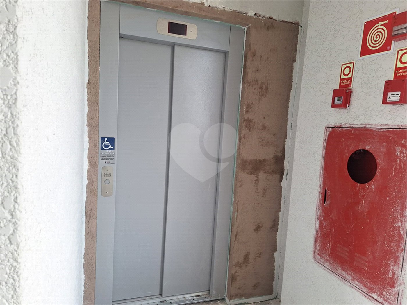 Casa à venda com 2 quartos no condomínio Ângelo Calandrino, São Paulo - SP
