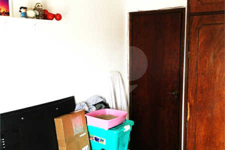 Sobrado à venda com 4 quartos, sendo 1 suíte,  em Vila Gomes, São Paulo, SP