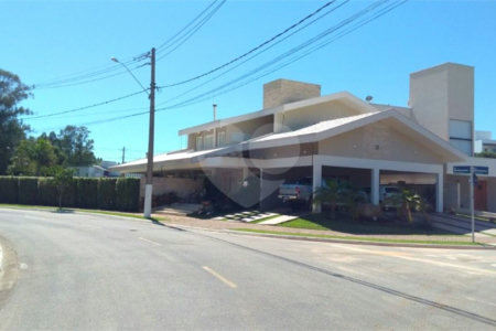 Casa à venda com 5 quartos, sendo 4 suítes,  no condomínio Reserva dos Vinhedos, Louveira - SP