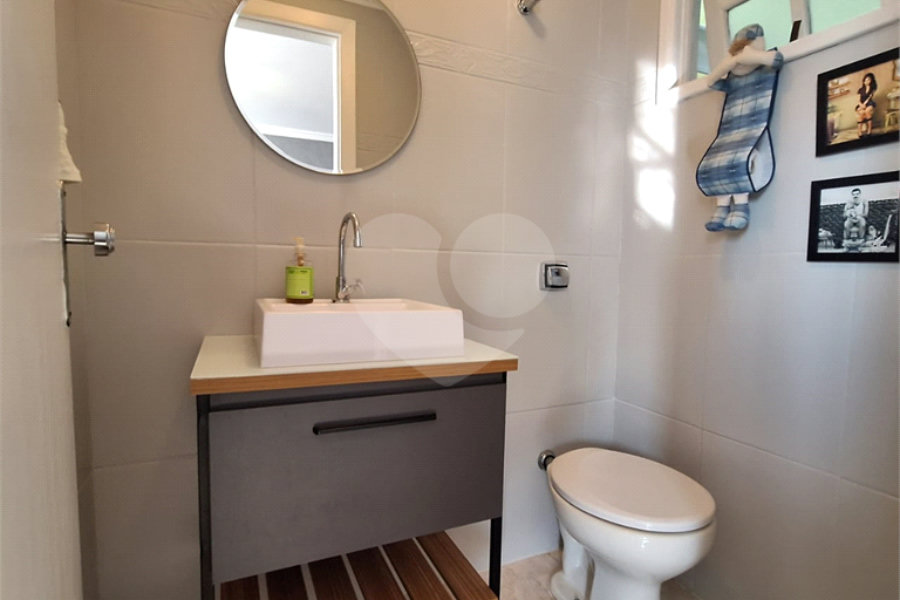 Casa à venda com 3 quartos, sendo 1 suíte, no condomínio Smallville, São Paulo - SP