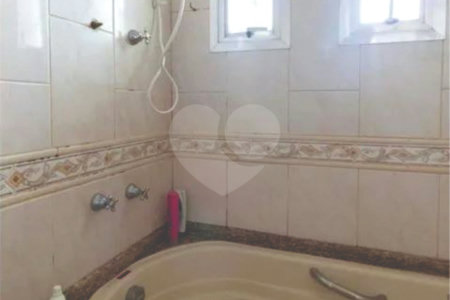 Sobrado à venda com 3 quartos, sendo 1 suíte,  em Santa Teresinha, São Paulo, SP